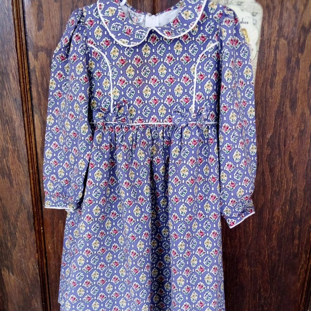 Girl's dress